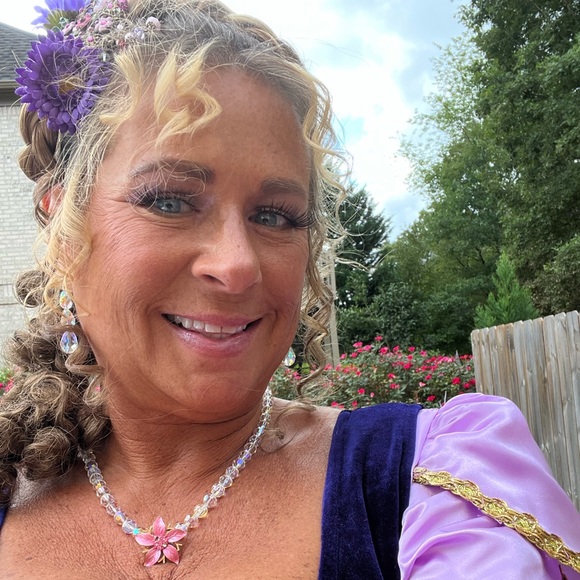 Meet your Posher, Robin - Picture 1 of 1